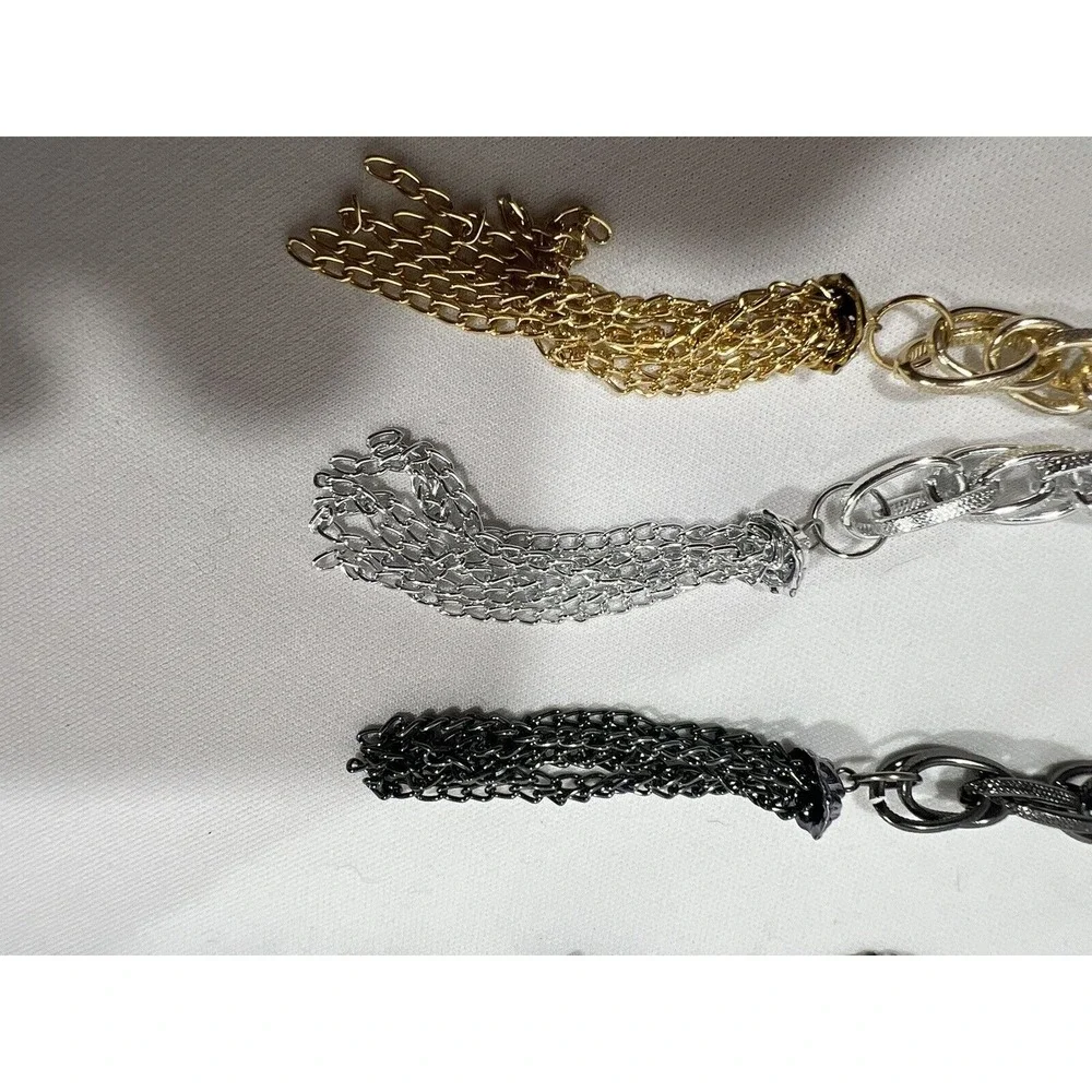 The Unbranded Brand triple chain